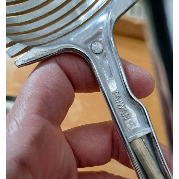 VTG Tomato Egg Holder Slice Tomatoes Onions Lemons Limes Guide Cutter in Box - Picture 4 of 7